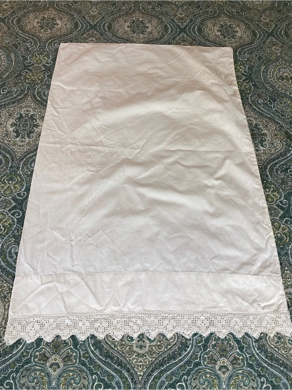 Vintage Cream Cotton Pillowcase with Crochet Lace Trim - Elegant Bedding Accent